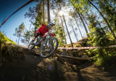 Sfaturi pentru realizarea portretelor din mișcare: Cum să surprinzi expresii autentice în timpul activităților sportive