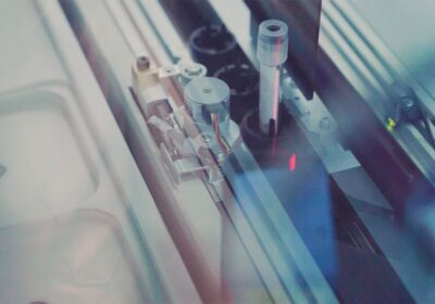 Progrese în domeniul roboticii: Aplicații și implicații etice