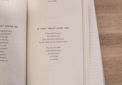 Cum se scrie corect la multi ani sau la multi-ani