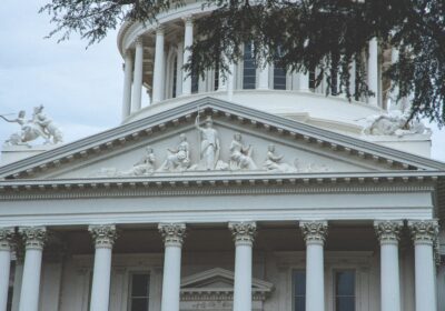 Schimbări legislative 2026: Impact direct asupra buzunarului