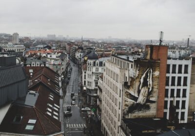 Impactul deciziilor de la Bruxelles asupra românilor: cum ne afectează viața de zi cu zi