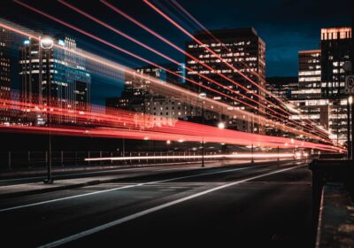 Viitorul transportului în orașe: Benzi dedicate, piste și transport electric